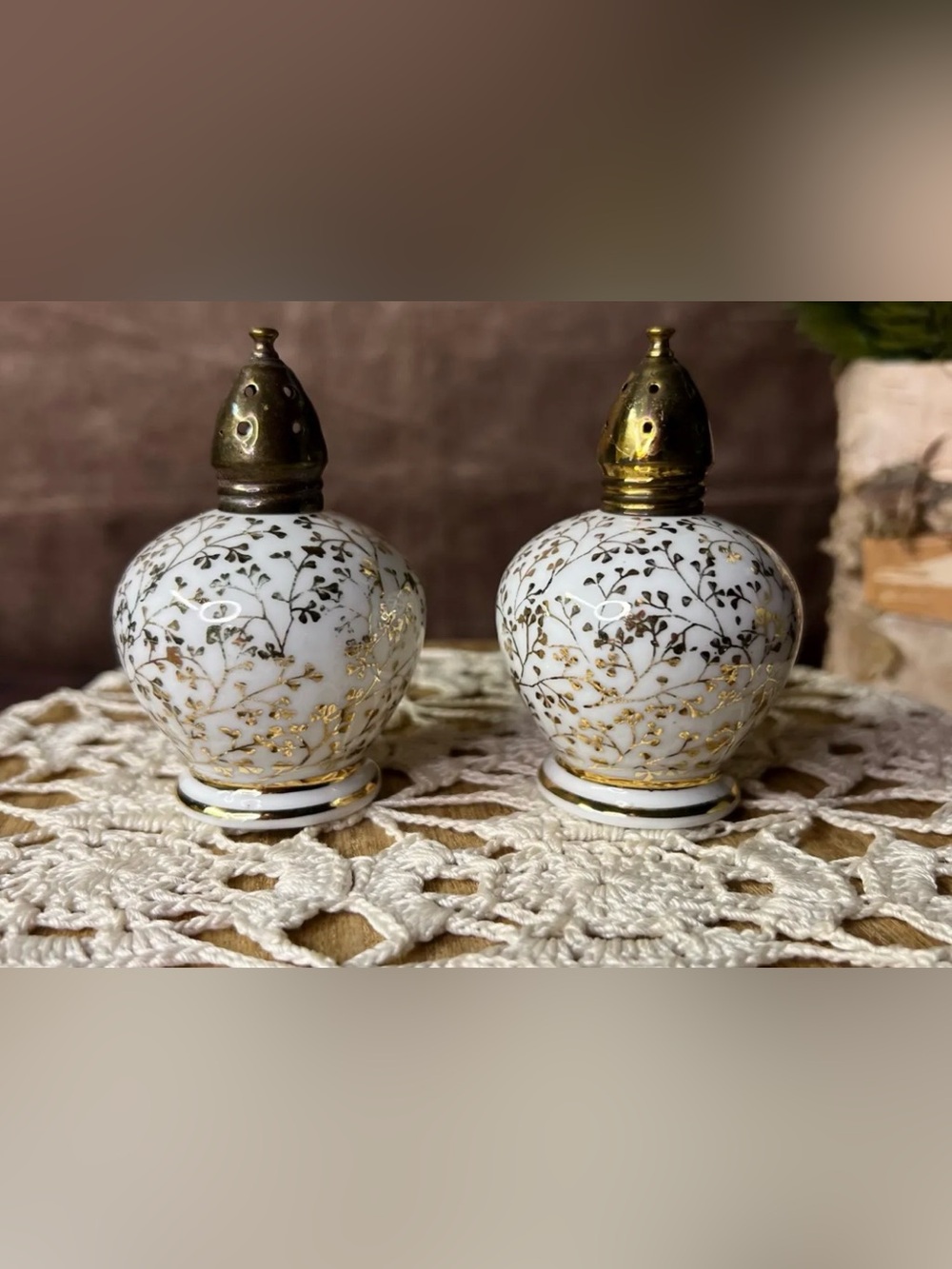 Vintage 1950s Irice Set of Hand-Painted Salt and Pepper Shakers